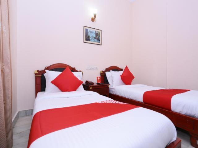 KochiKarthika Residencyアパートメント エクステリア 写真