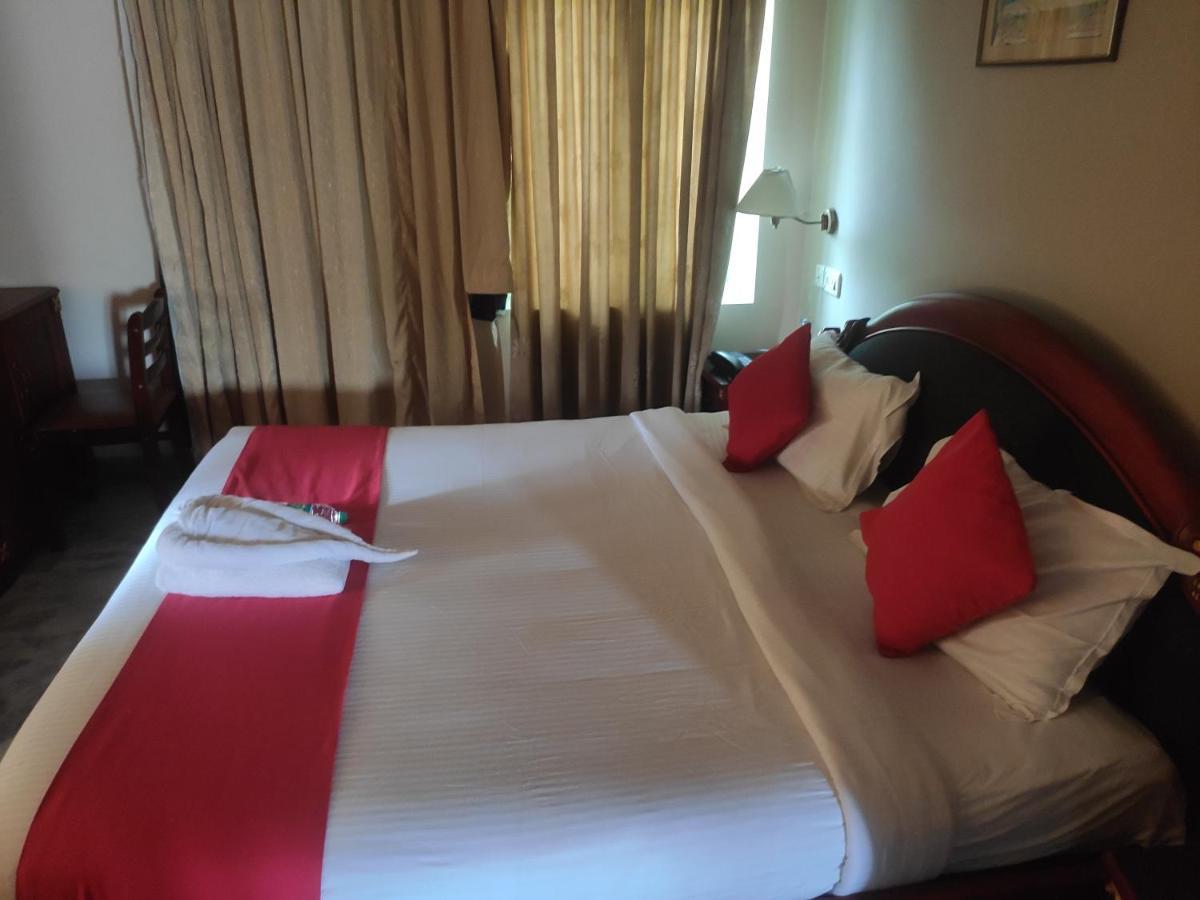 KochiKarthika Residencyアパートメント エクステリア 写真